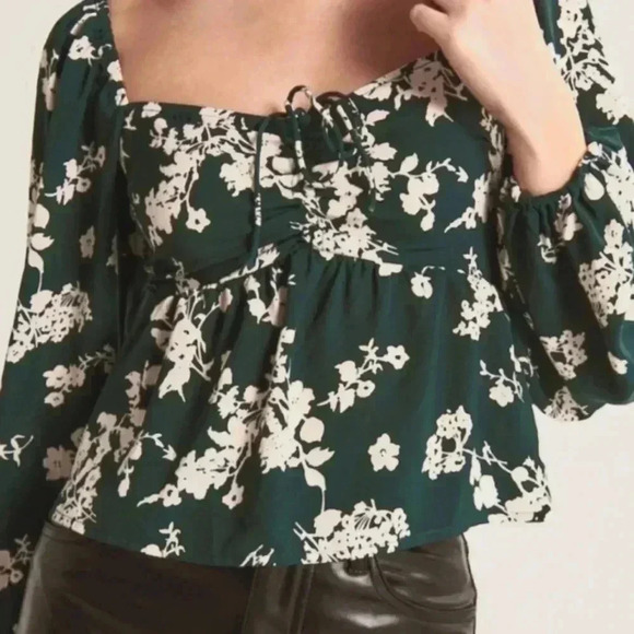 Abercrombie & Fitch Emerald Green Peasant Blouse long Sleeve  sz Small - Picture 1 of 8